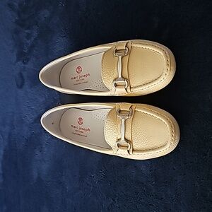 Marc Joseph New York Size 8 Pebbled Leather Loafer Silver tone hardware, cushion